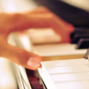 王秋儿蕾丝三角裤跳钢管舞
